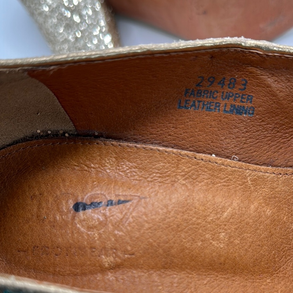 1937 Footwear Sz 9 Sparkling Gold Glitter Block Heels with Rounded Toe Italy - Picture 10 of 11